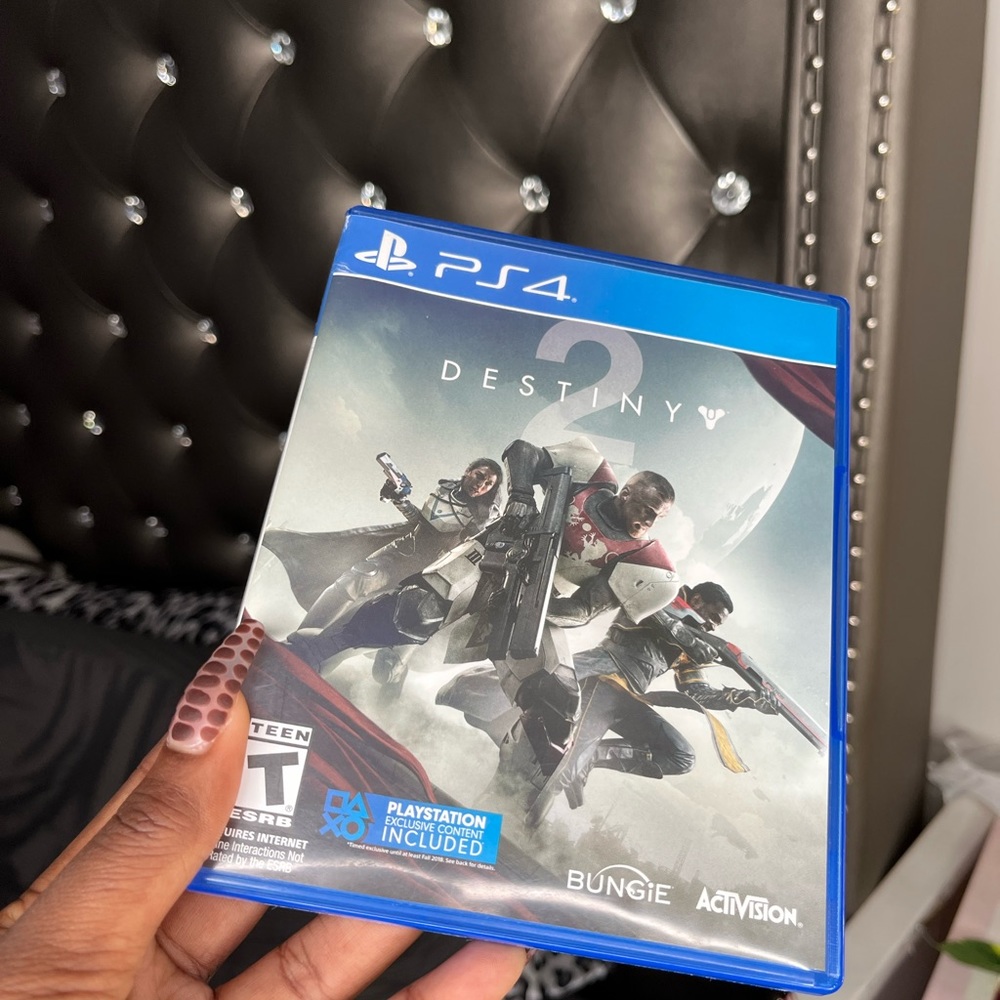 PS4 Destiny 2 Game - Picture 2 of 3